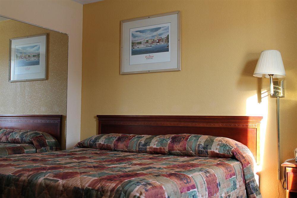 American Motor Inn - ロックアイランド エクステリア 写真
